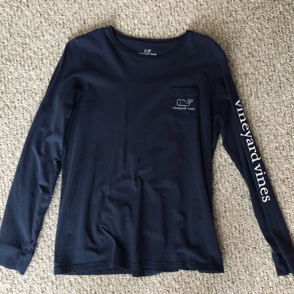 Women’s Vinyard Vines navy blue long sleeve shirt